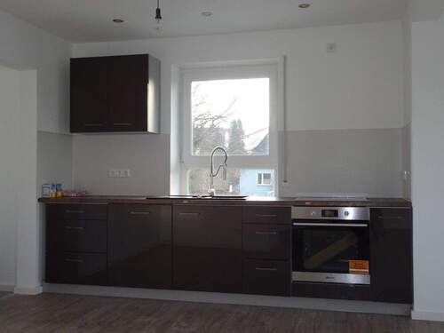 Küchenzeile - Etagenwohnung mit 90,00 m&sup2; in Herzogenaurach zur Miete