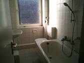 Badezimmer - Etagenwohnung mit 50,30 m&sup2; in Salzgitter zur Miete