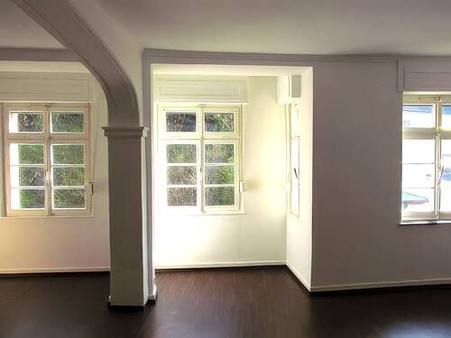 Wohn-Essbereich der Wohnung im ersten Stock - Mehrfamilienhaus, Wohnhaus in Fröndenberg/Ruhr zum Kaufen