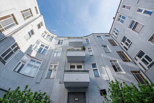 Innenhof - ++SMART++GESCHNITTEN++2 ZIMMER++ALTBAU++VERMIETET