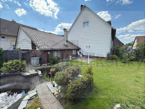 Garten - 1 Zimmer Mehrfamilienhaus, Wohnhaus in Frickingen