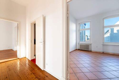 Flurbereich mit Blick in die Küche - 