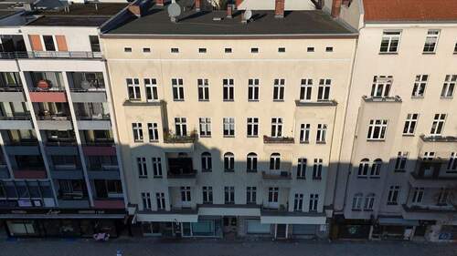 Frontansicht Mehrfamilienhaus - 