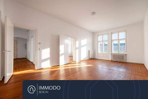 Großes Wohnzimmer mit Balkonzugang - ? Traumhafter City-West-Weitblick! - Große & helle 3 Zi Altbau-Whg mit Süd-Balkon an der Kantstraße