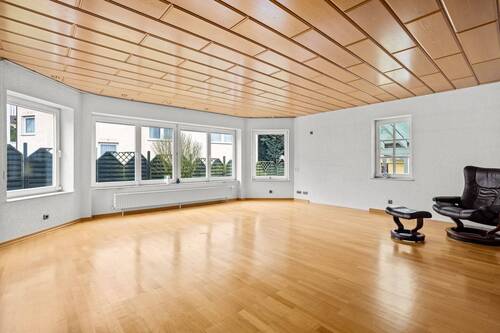 Wohnen EG - 6 Zimmer Mehrfamilienhaus, Wohnhaus in Gelnhausen