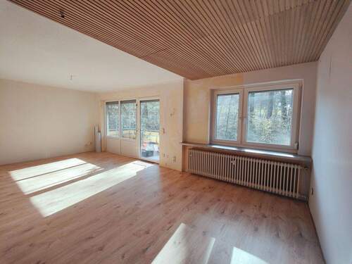 Wohnzimmer - 3 Zimmer Etagenwohnung in Coburg