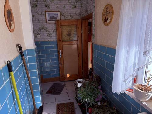 Flur - Einfamilienhaus mit 151,20 m&sup2; in Rosenthal am Rennsteig zum Kaufen