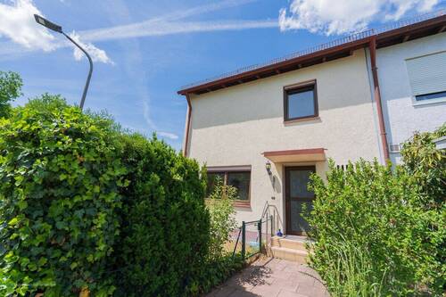 Ansicht Nord - 4 Zimmer Reihenendhaus zum Kaufen in Unterhaching