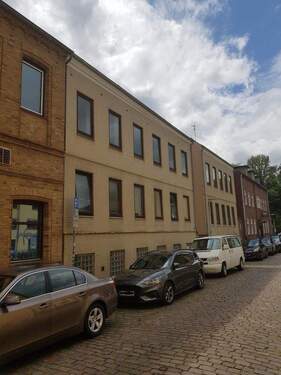 Bild 1 - 2 zimmer Wohnung in Stadt und Hafennähe