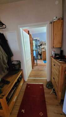 Eingangsbereich Blick in Küche - 