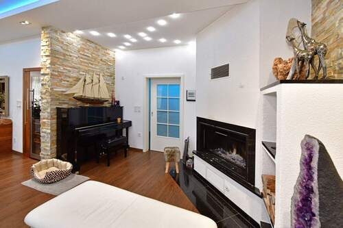 Wohn-/Essbereich - Etagenwohnung mit 244,00 m² in Zell im Wiesental zum Kaufen