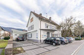 Hausansicht - Zinshaus - 3-Einheiten (2 Gewerbe - 1 Wohnung) mit 4 Parkplätzen in beliebter Wohnlage
