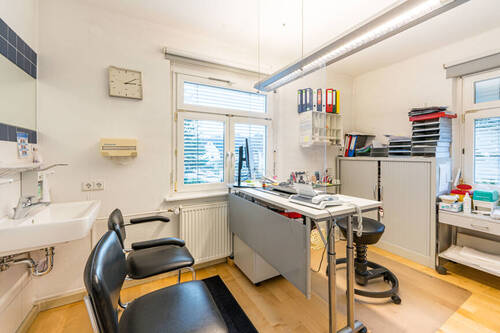 Büro - 8 Zimmer Mehrfamilienhaus, Wohnhaus in Wehr