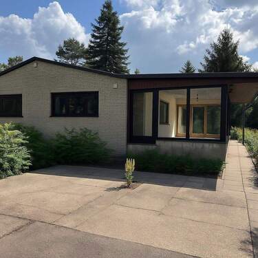 Bild 1 - Einfamilienhaus auf großzügigem Grundstück in guter Lage