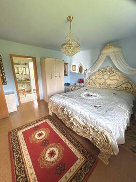 Hauptwohnung: Zweites Zimmer mit Duschbad - 