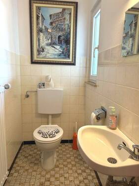 Hauptwohnung: Gäste-WC - 