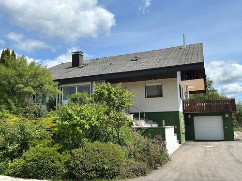 Vorderansicht - 7 Zimmer Einfamilienhaus zum Kaufen in Friedenweiler