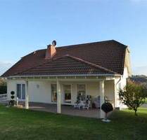 Sehr gepflegtes Einfamilienhaus in toller Lage und mit schönem Garten - Weselberg