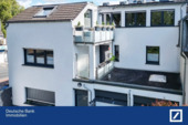 Titelbild - Hochwertige 3-Zimmer-Wohnung mit Balkon und Garage in kernsaniertem 3-Parteienhaus