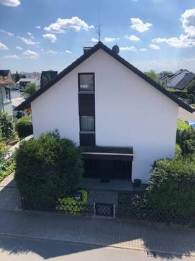 Hausansicht Eingangsseite - 5 Zimmer Einfamilienhaus zum Kaufen in Plankstadt