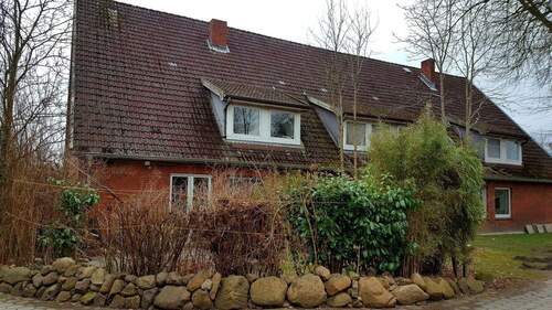 Hausansicht - 1 Zi-DG-Wohnung Dorfstraße 6 in 21521 Wohltorf - Ein Angebot von IVD-HAUSVERWALTUNG GERD VON DER HEIDE Immobilien GmbH