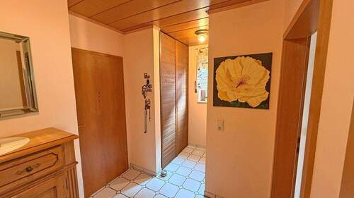 Eingangsbereich - 4 Zimmer Etagenwohnung zum Kaufen in Dinslaken