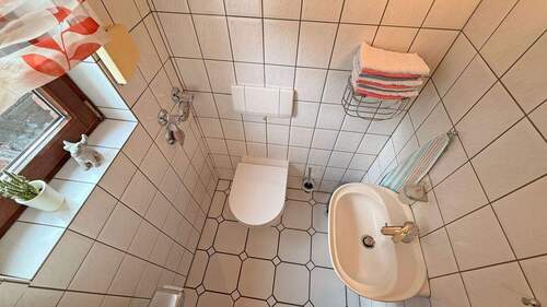 Gäste-WC - 4 Zimmer Etagenwohnung in Dinslaken