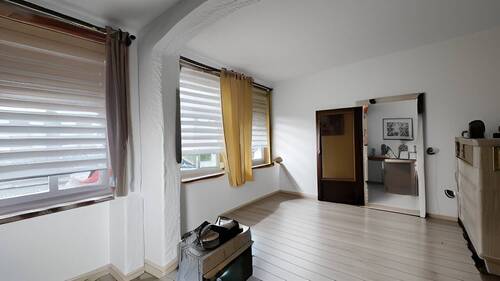 Wohnzimmer EG zur Küche nach Renovierung - 