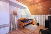 Schlafzimmer 2 im 1. OG - 