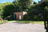 Terasse mit Gartenhaus - 