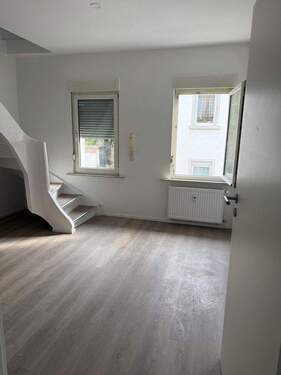 Flur Eingang - 3 Zimmer Etagenwohnung zur Miete in Osthofen