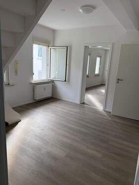 Flur Eingang - 3 Zimmer Etagenwohnung in Osthofen