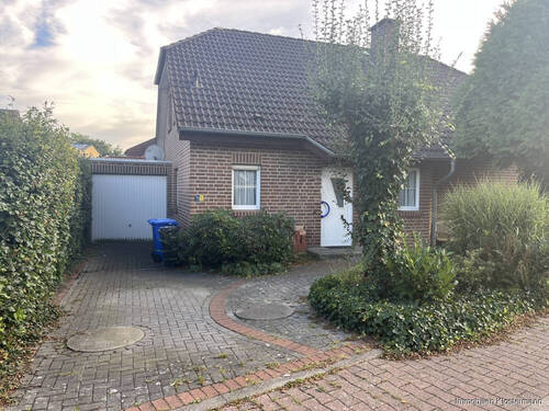 Ansicht Zufahrt - 5 Zimmer Einfamilienhaus zum Kaufen in Lotte / Wersen