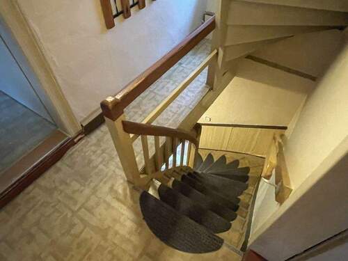 Treppe EG-OG/Flur im OG - 