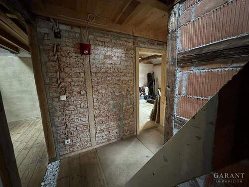 04CF8E2F-5C8B-42AB-8EBC-649FAA75A2B8 1 105 c - 