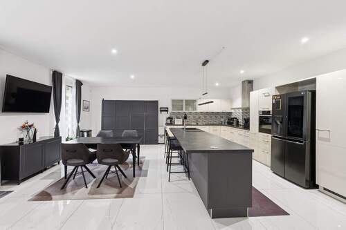 Wohnküche EG - 8 Zimmer Doppelhaushälfte zum Kaufen in Neuss