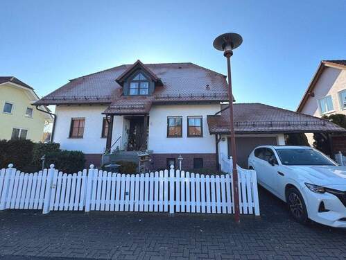 Freistehendes Einfamilienhaus - 7 Zimmer Einfamilienhaus in Ohrdruf