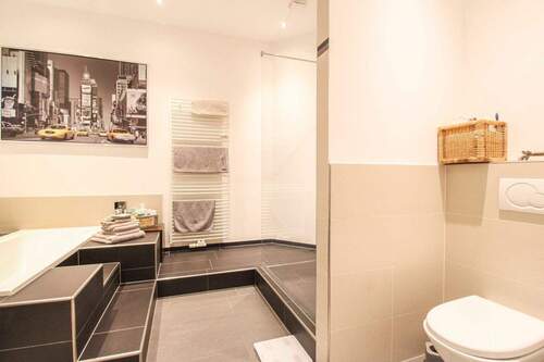 Ensuite Badezimmer EG - 