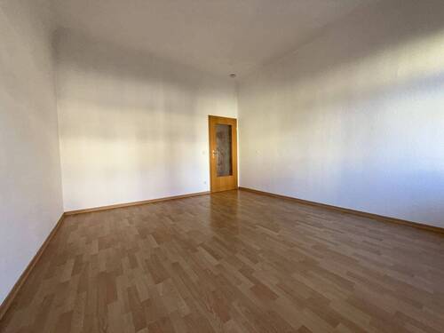 Wohnzimmer - Etagenwohnung mit 66,60 m² in Zwickau-Marienthal zur Miete