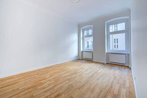 Wohnzimmer - 2 Zimmer Etagenwohnung zum Kaufen in Berlin