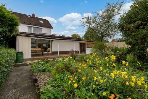 Gartenansicht - 5 Zimmer Doppelhaushälfte zum Kaufen in Schenefeld