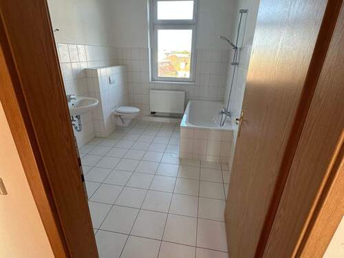 Bad mit Wanne.jpg - 