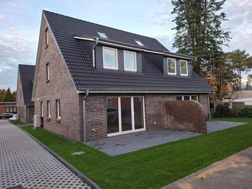 Quickborn, Birkenweg 8 - Terrasse.jpg - Neubau - Erstbezug - in ruhiger Lage Quickborns - kurzfristig Bezugsfertig