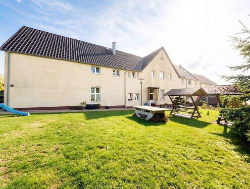 Bild 1 - Substanzstarkes Mehrfamilienhaus mit großem Grundstück im wirtschaftsstarken Raum Leipzig-Halle