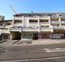 Zentral wohnen mit Weitblick: Helle 2-Zimmer-Dachgeschosswohnung mit DachterrasseLoggia im Herzen von Bad Dürrheim.