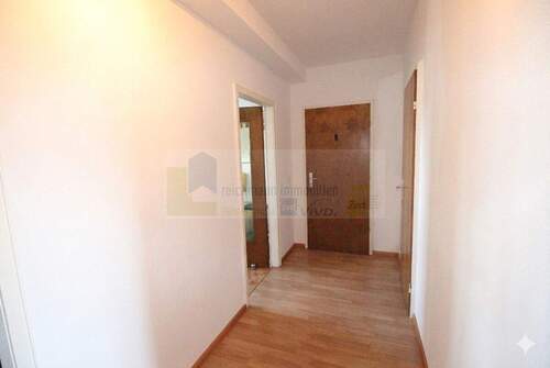 Flur - Etagenwohnung mit 67,00 m&sup2; in Bad Dürrheim zum Kaufen