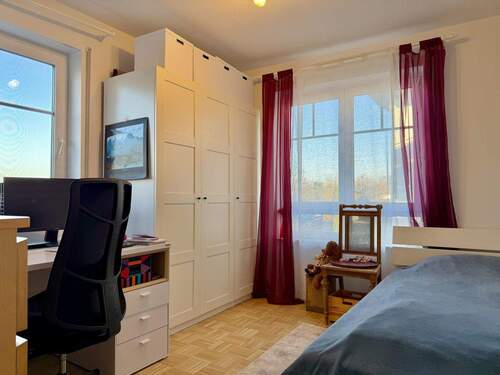 Kinder-/ Arbeitszimmer - 