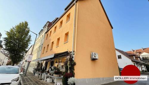Hausansicht - 9 Zimmer Mehrfamilienhaus, Wohnhaus zum Kaufen in Nürnberg