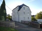 Hausansicht - Neu sanierte 2-Raumwohnung in ruhiger Lage