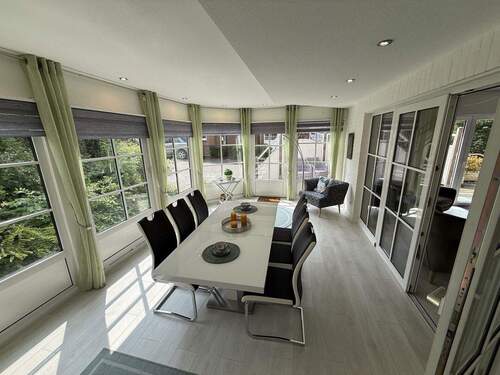 Wintergarten mit Essbereich - Ferienwohnung im Ostseebad Schönhagen